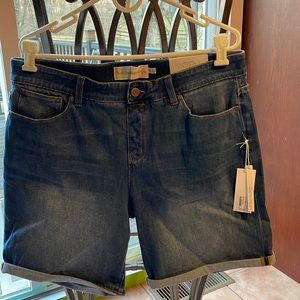 Soft surrounding women’s denim, short size extra large (XL)